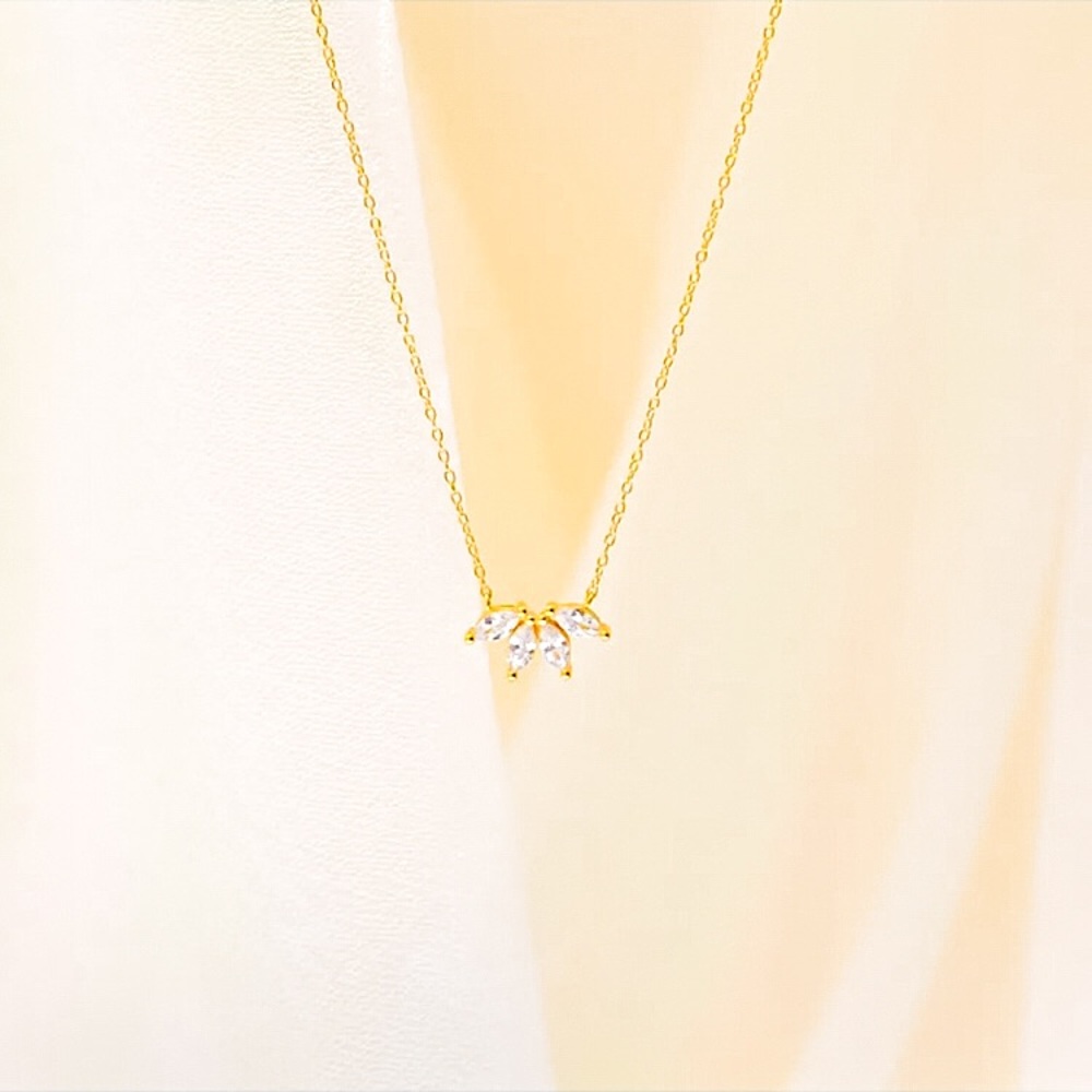 ⚜️𝟯𝟬%𝗢𝗙𝗙 𝗯𝘂𝗻𝗱𝗹𝗲𝘀 𝟯+⚜️ NEW CZ Floral Delicate Necklace - Picture 8 of 11